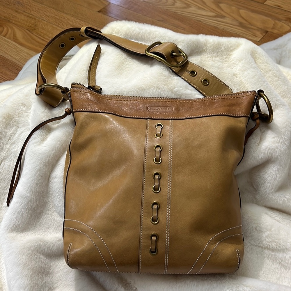 Coach bag, brand new condition, tan. Beautiful bag!